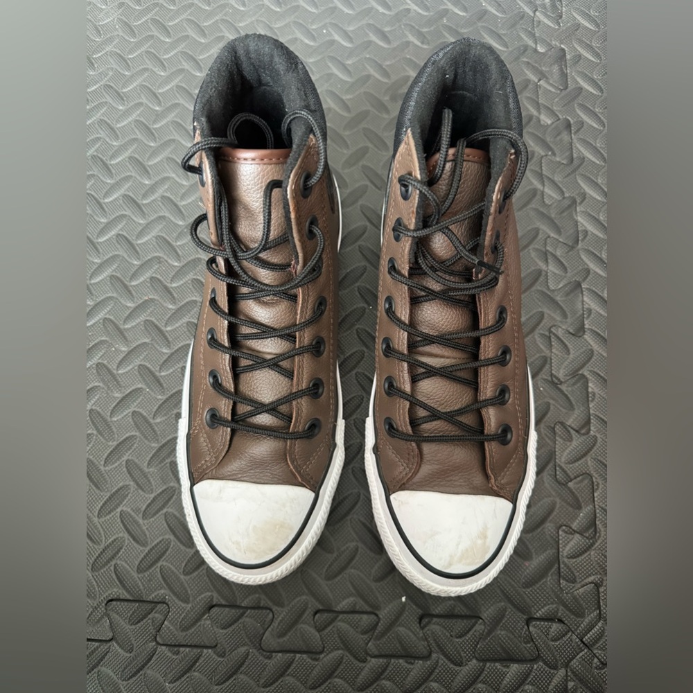 Converse lightly worn high tops